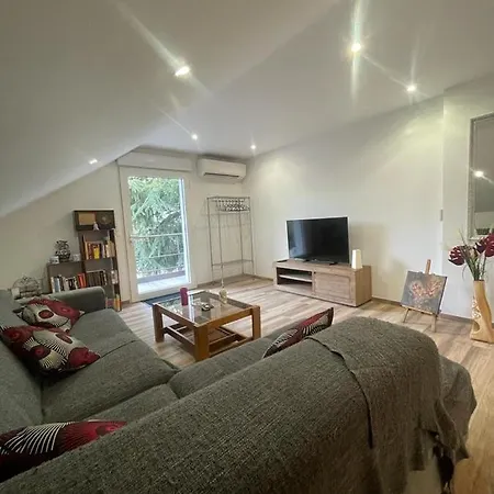 Cedrus Libani Holiday home